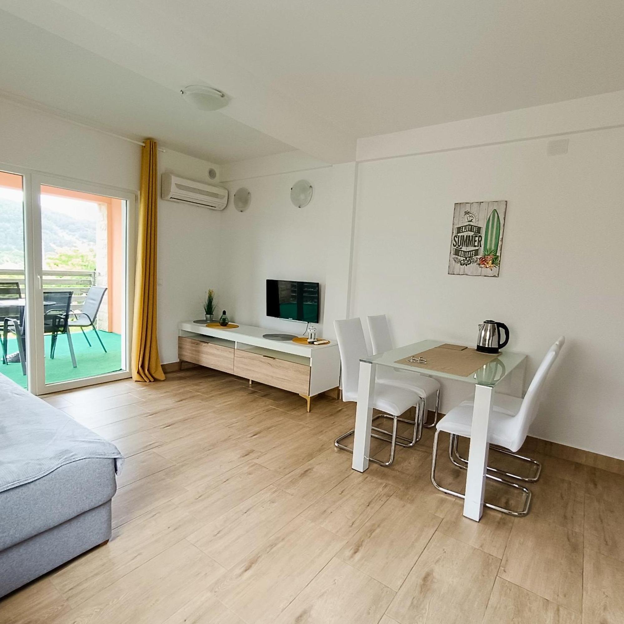 Apartments Chilla *** Lopar Exterior photo
