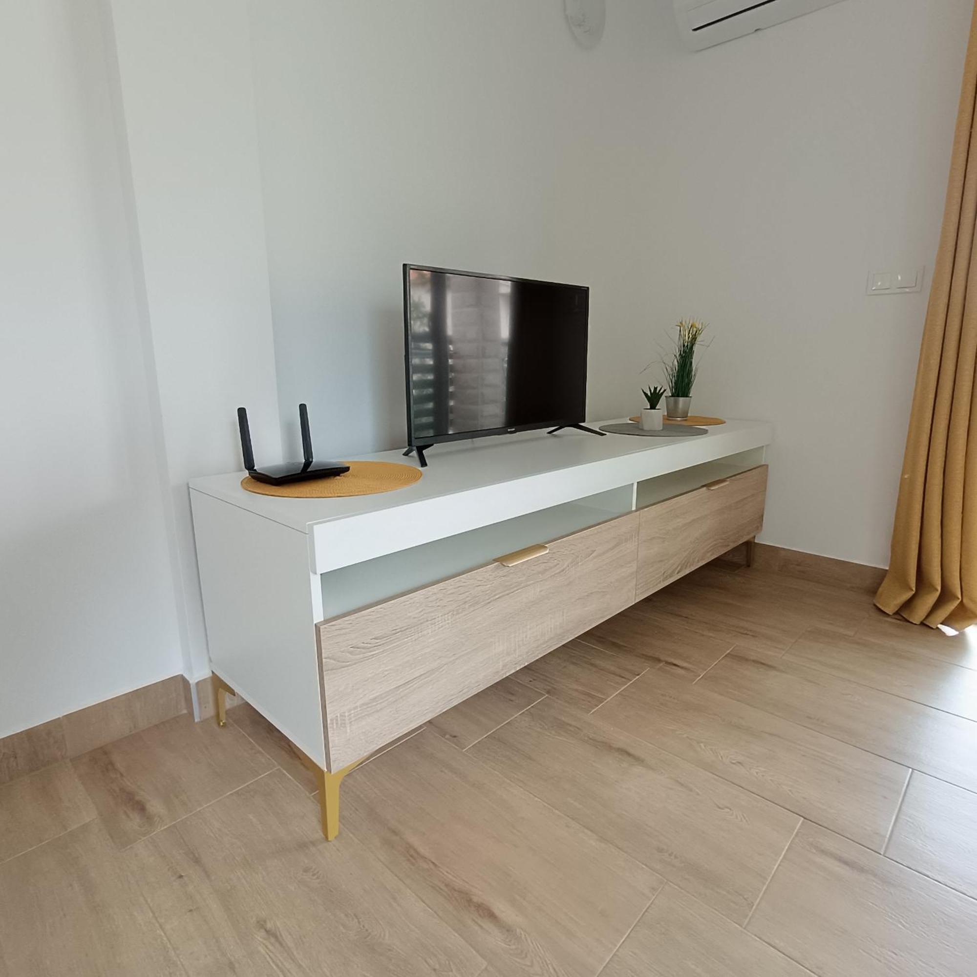 Apartments Chilla *** Lopar Exterior photo